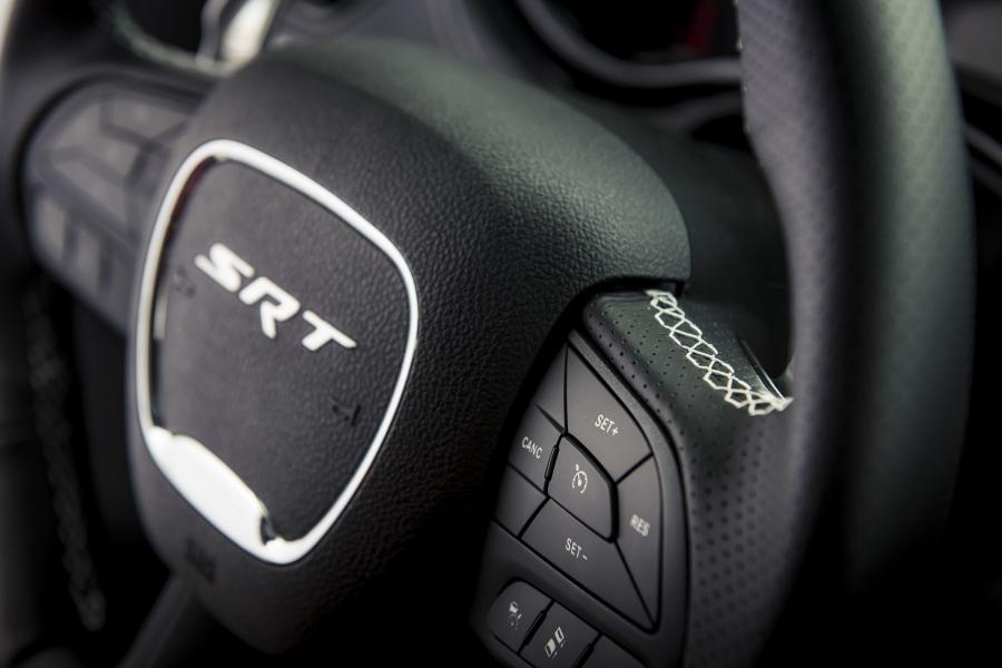 Детали интерьера Dodge Durango SRT Hellcat (WD) 2021 года  (фото 51 из 69)